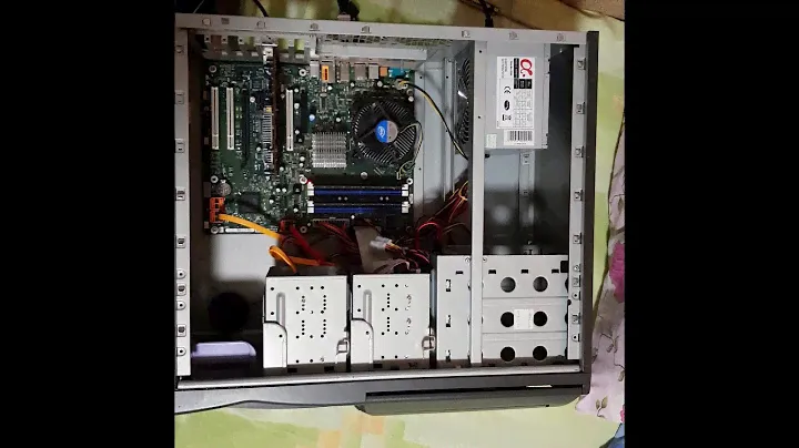 Old Hardware. Fujitsu Siemens Celsius M460 (D2608),intel pentium E5200,4GB ddr2,Chieftec, broken HDD