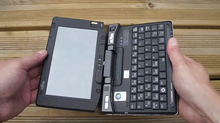 Fujitsu Lifebook U1010 - a tiny laptop